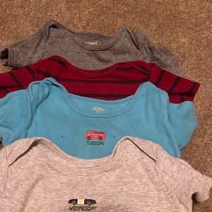 Bundle Bundle 6 onsies (boys) 24 months
